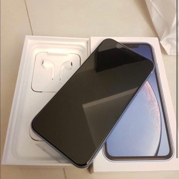 Blue iPhone XR Black Friday deal - Picture 3 of 3
